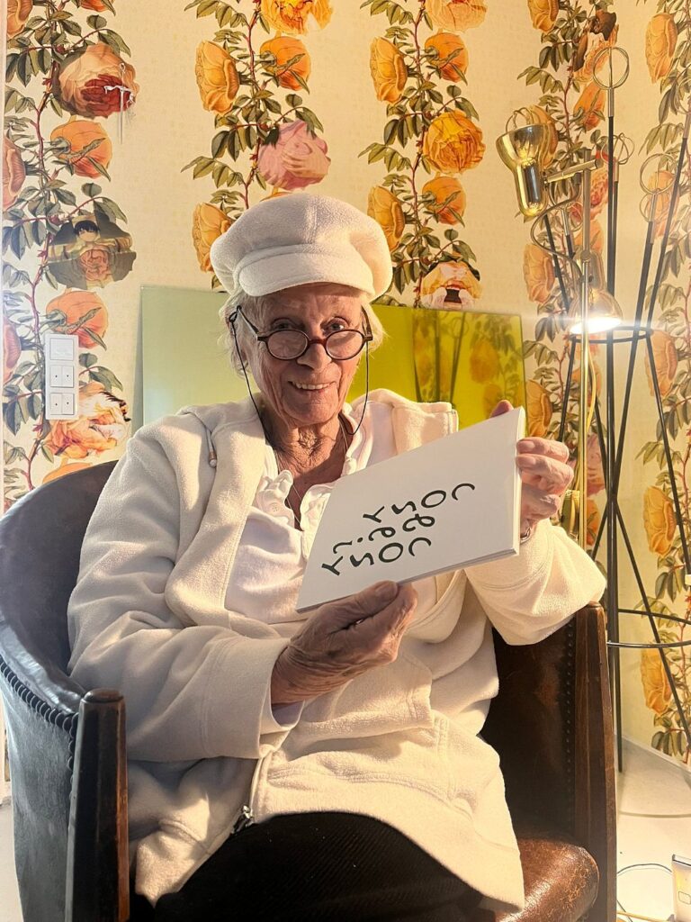 Cosy Pièro with the publication "Cosy bei Cosy", 2023